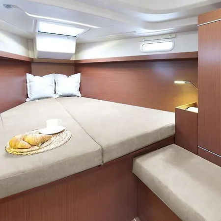 Botel ''alkyoni