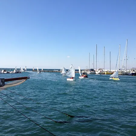Botel ''alkyoni